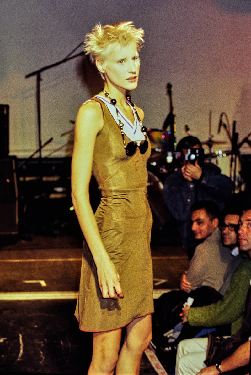 Eve Salvail featured in  the Xuly Bët fashion show for Spring/Summer 1995