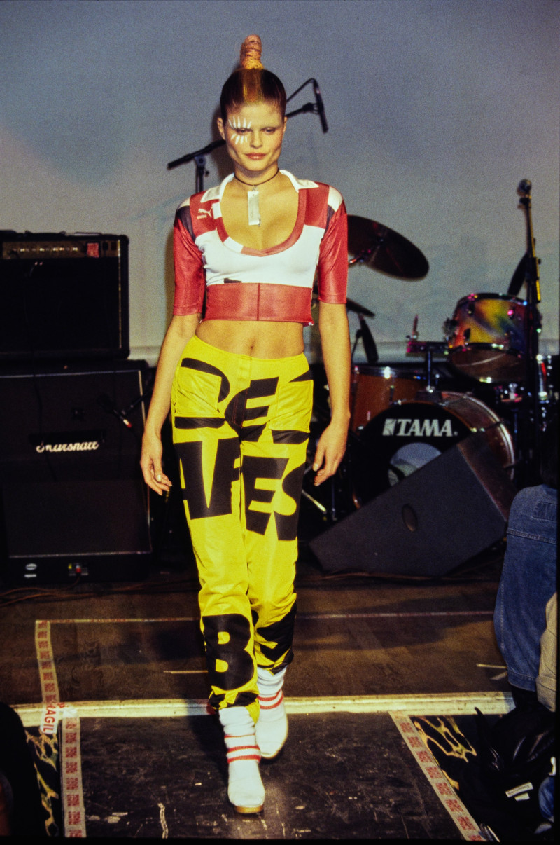 Xuly Bët fashion show for Spring/Summer 1995