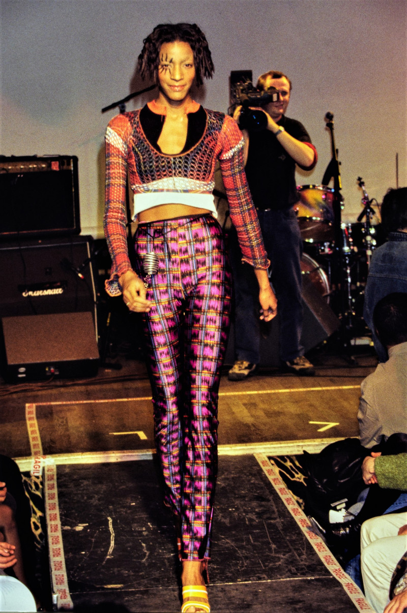 Xuly Bët fashion show for Spring/Summer 1995