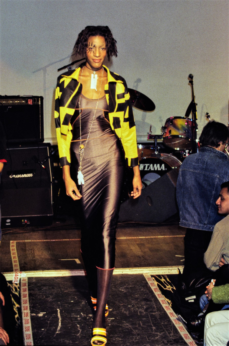 Xuly Bët fashion show for Spring/Summer 1995