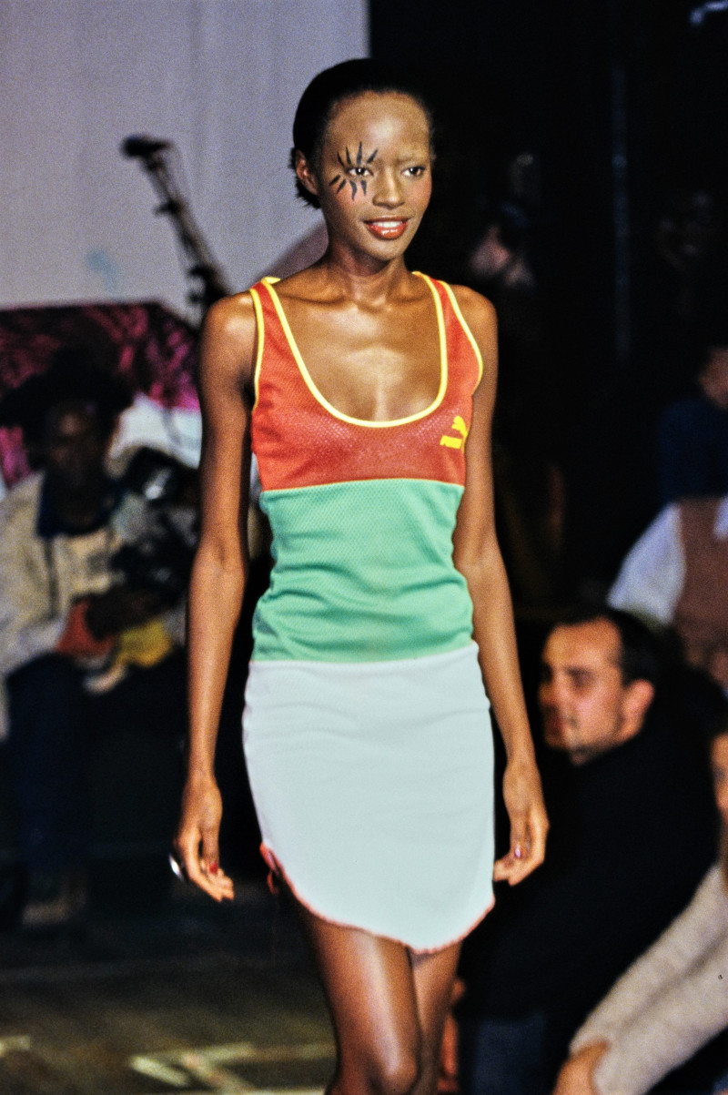 Kiara Kabukuru featured in  the Xuly Bët fashion show for Spring/Summer 1995