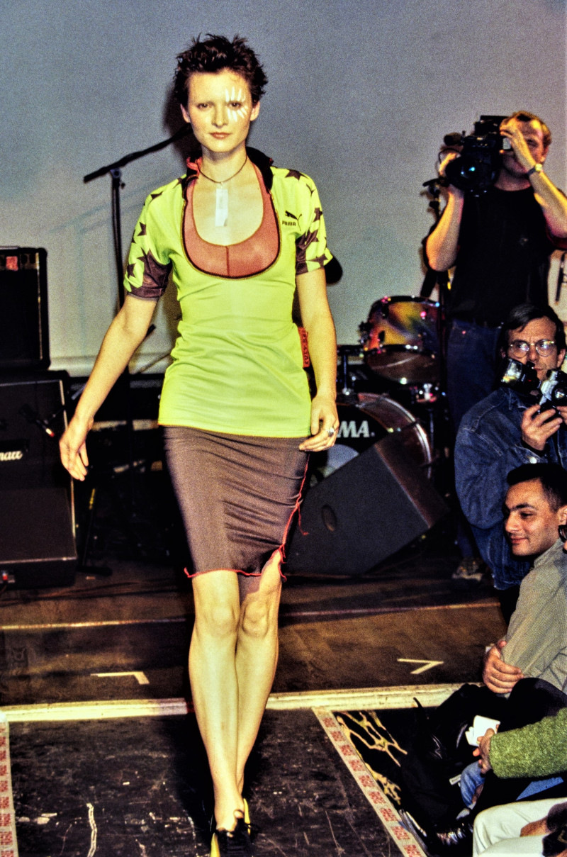 Xuly Bët fashion show for Spring/Summer 1995