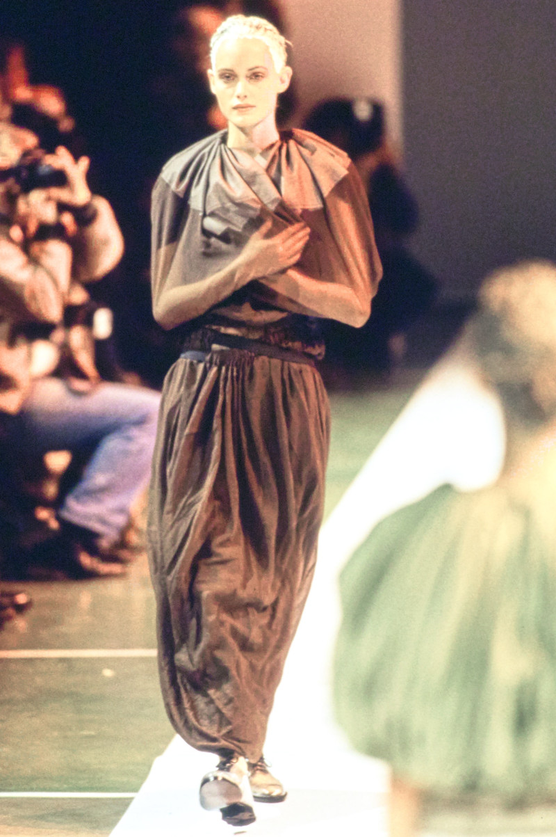 Comme Des Garcons fashion show for Spring/Summer 1994