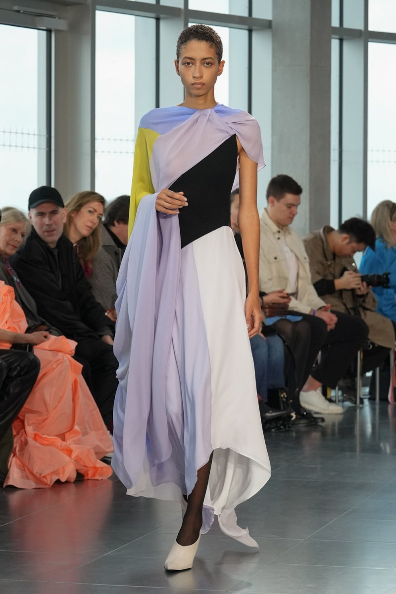 Roksanda Ilincic fashion show for Autumn/Winter 2025
