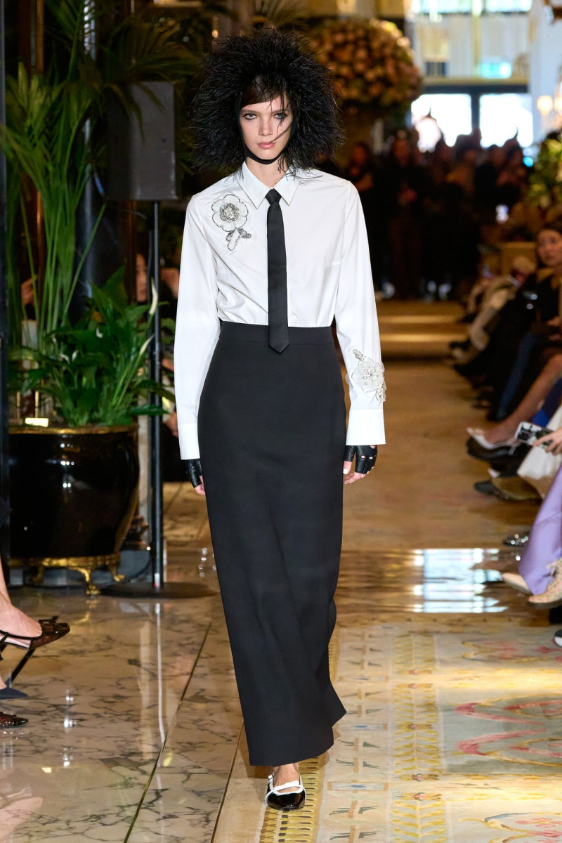 Huishan Zhang fashion show for Autumn/Winter 2025