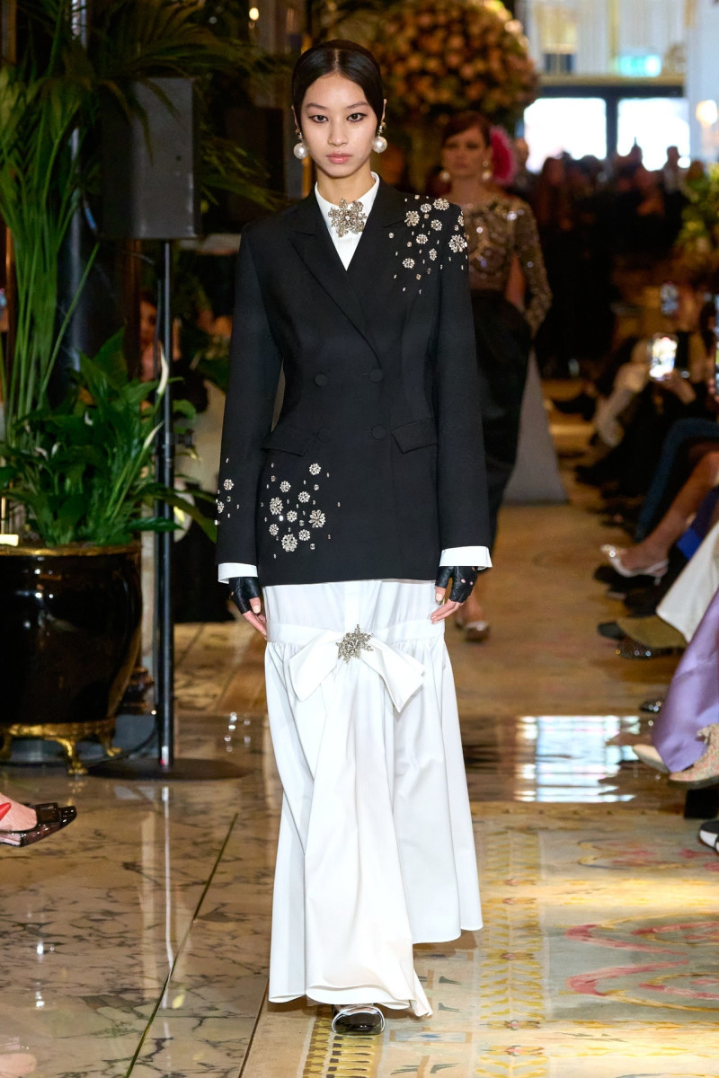 Huishan Zhang fashion show for Autumn/Winter 2025
