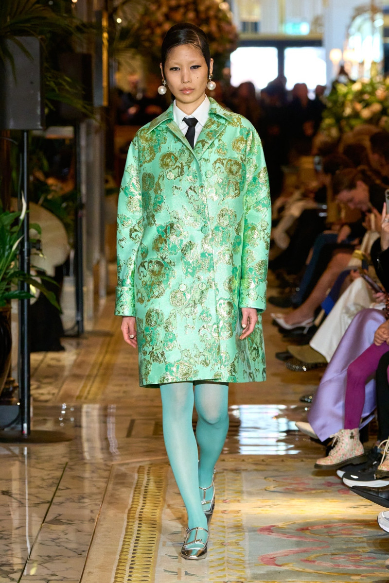 Huishan Zhang fashion show for Autumn/Winter 2025