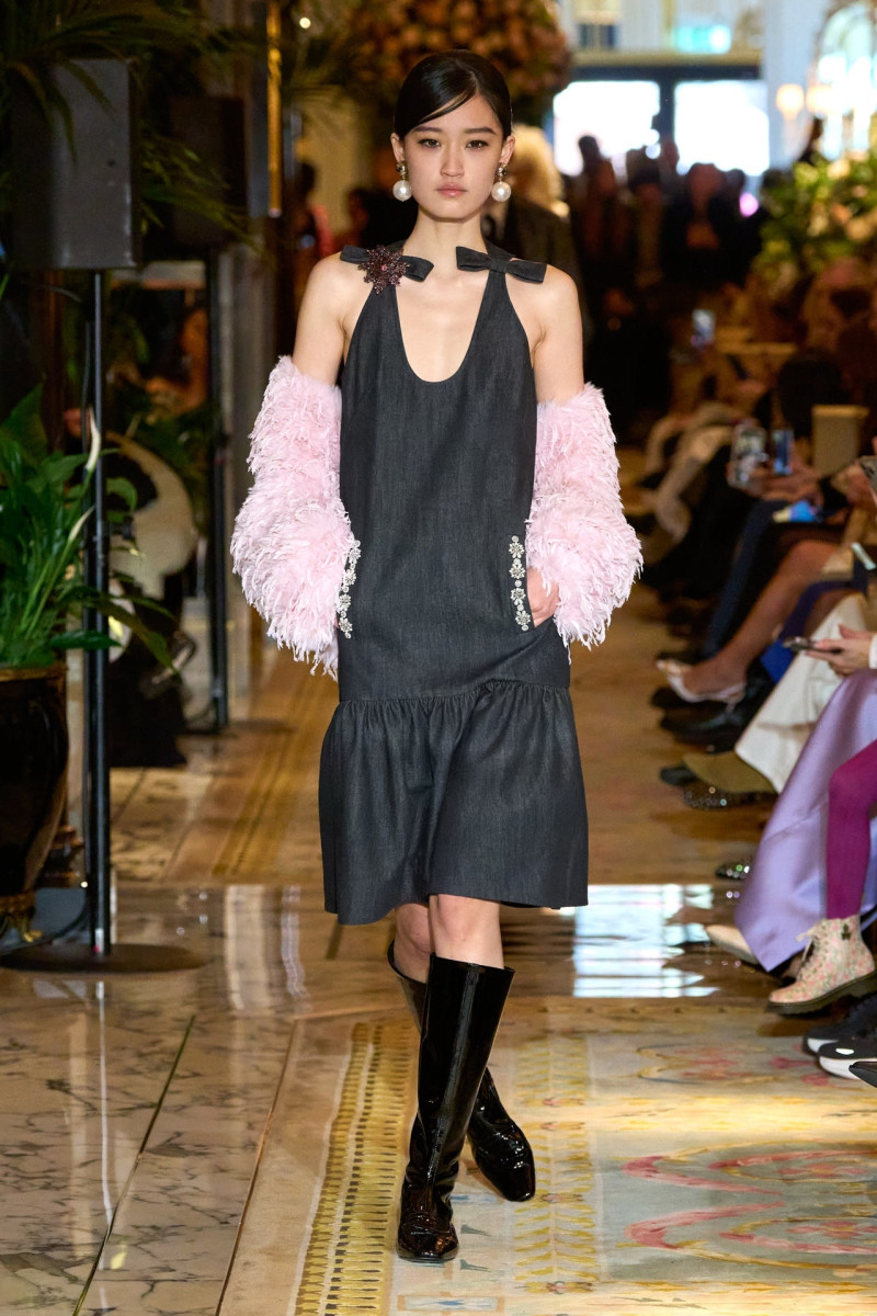 Huishan Zhang fashion show for Autumn/Winter 2025