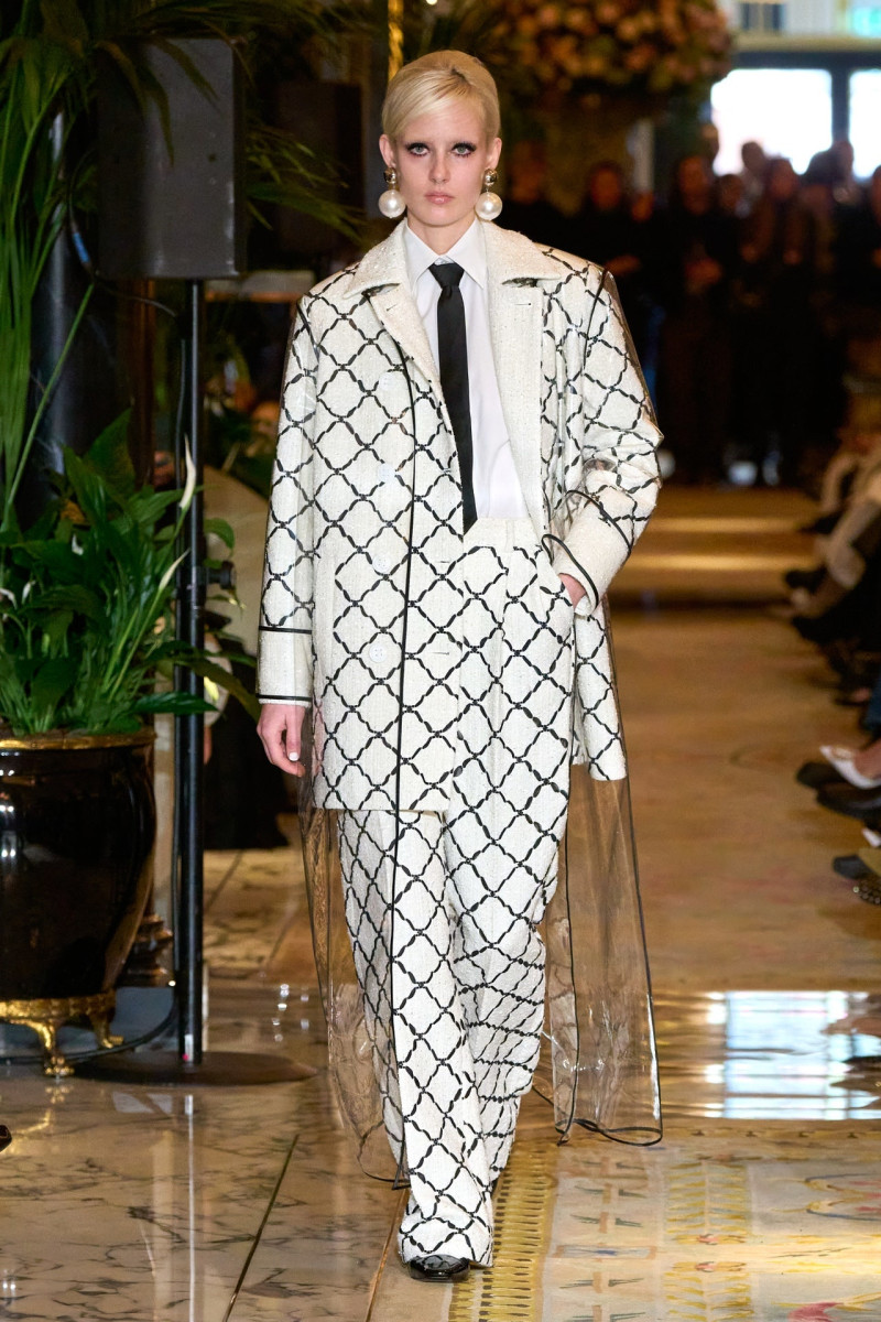 Huishan Zhang fashion show for Autumn/Winter 2025