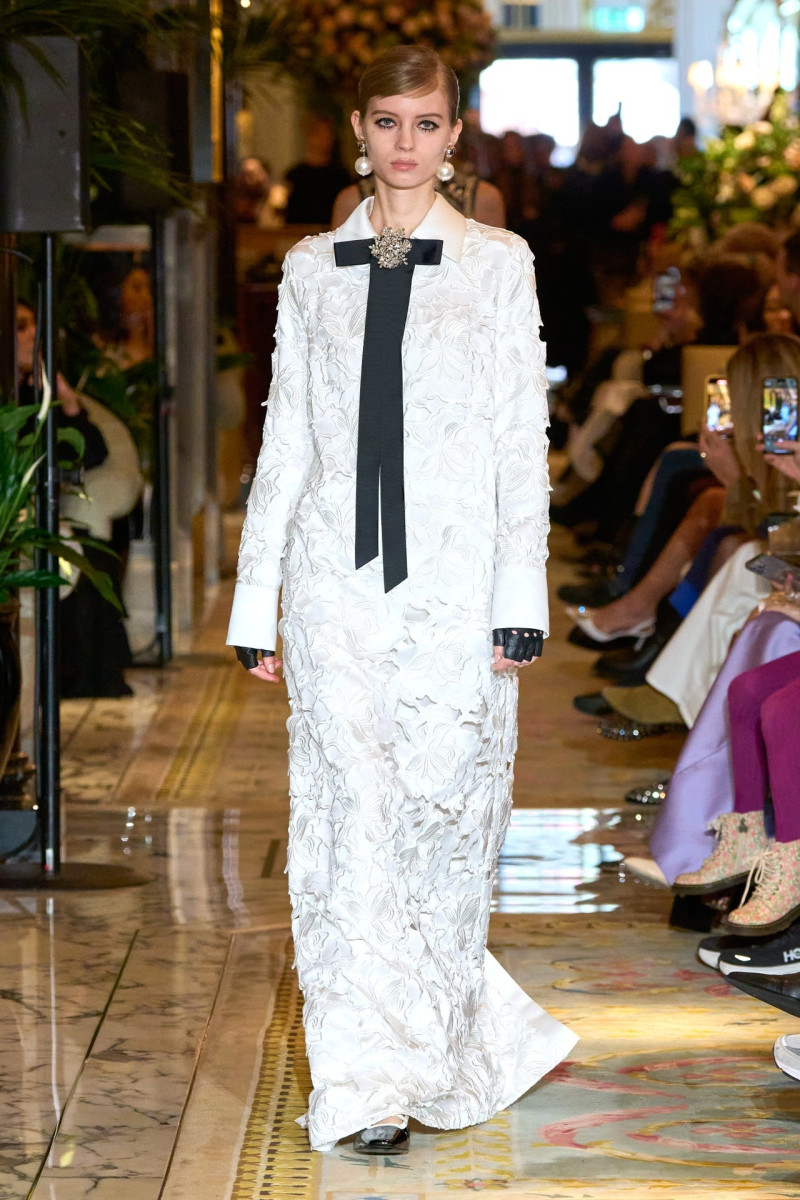 Huishan Zhang fashion show for Autumn/Winter 2025