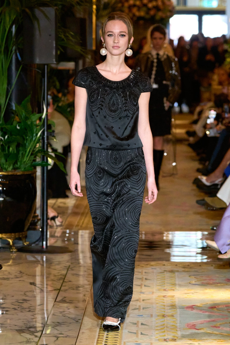 Huishan Zhang fashion show for Autumn/Winter 2025