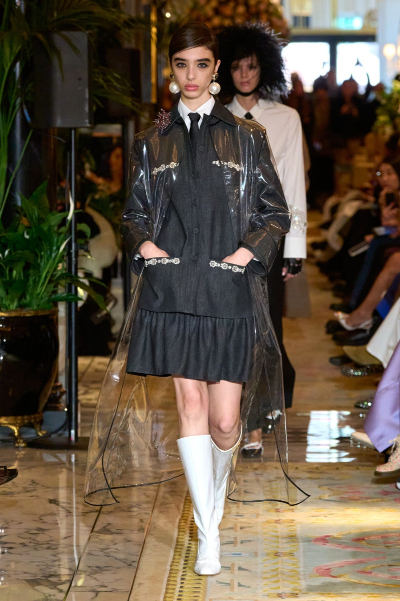 Huishan Zhang fashion show for Autumn/Winter 2025