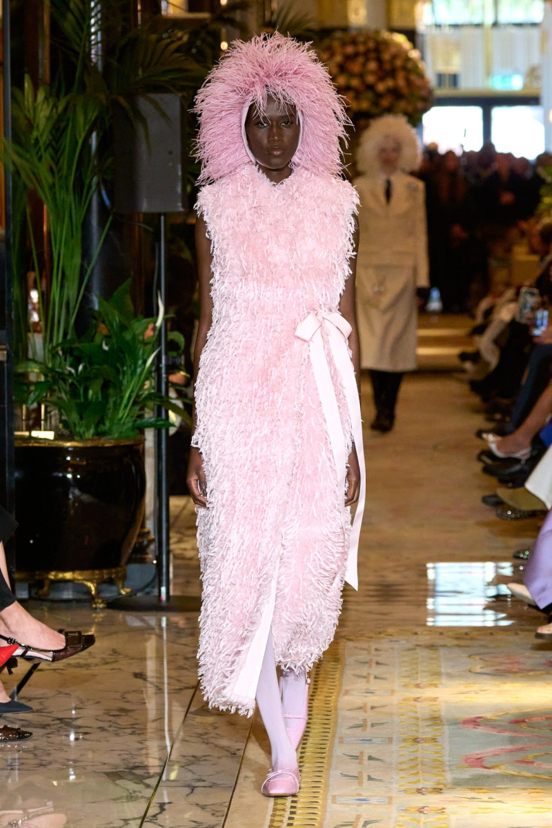 Huishan Zhang fashion show for Autumn/Winter 2025