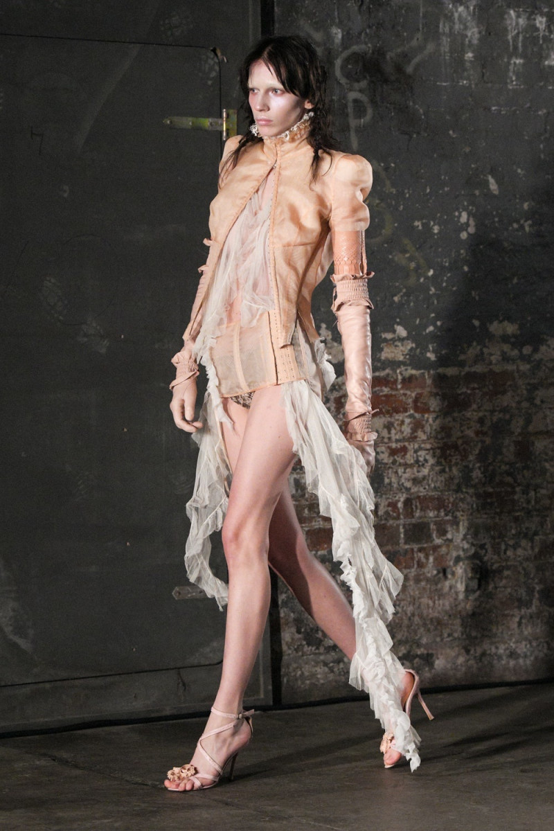 Dilara Findikoglu fashion show for Autumn/Winter 2025