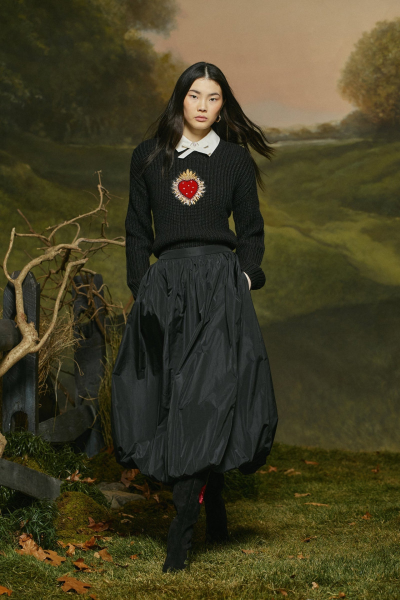 Cinq à Sept fashion show for Autumn/Winter 2025