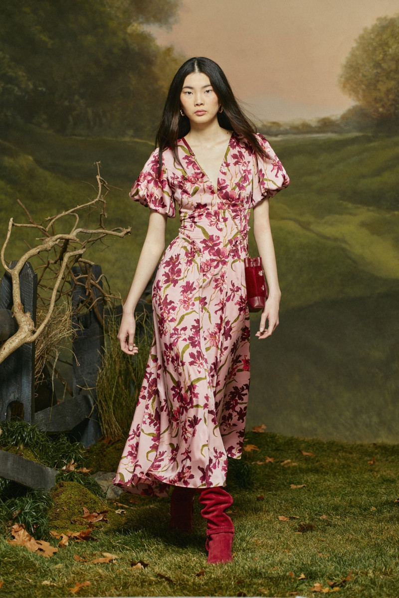 Cinq à Sept fashion show for Autumn/Winter 2025