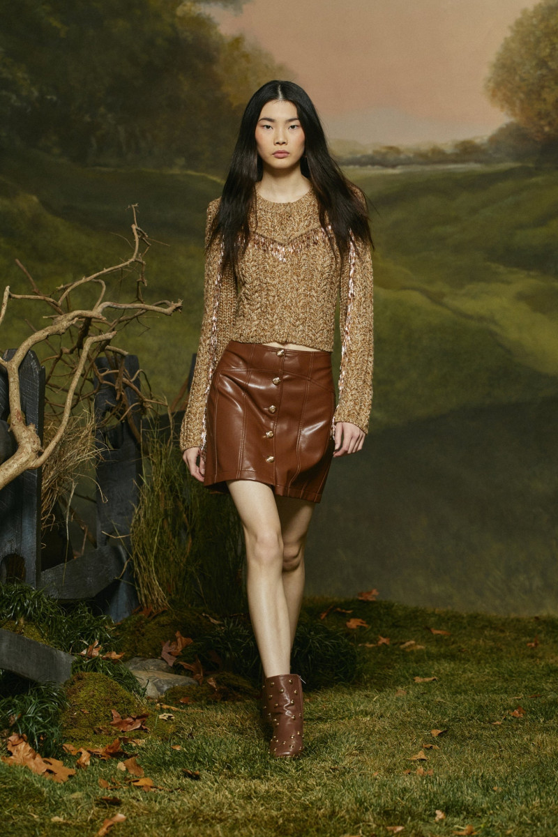 Cinq à Sept fashion show for Autumn/Winter 2025