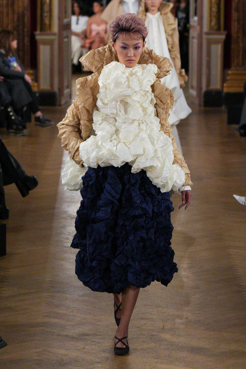 Viktor & Rolf fashion show for Spring/Summer 2025