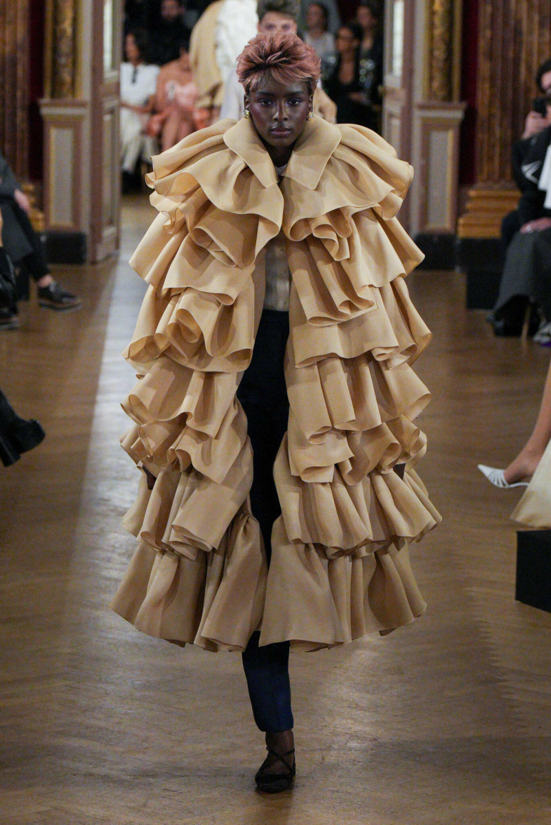 Viktor & Rolf fashion show for Spring/Summer 2025
