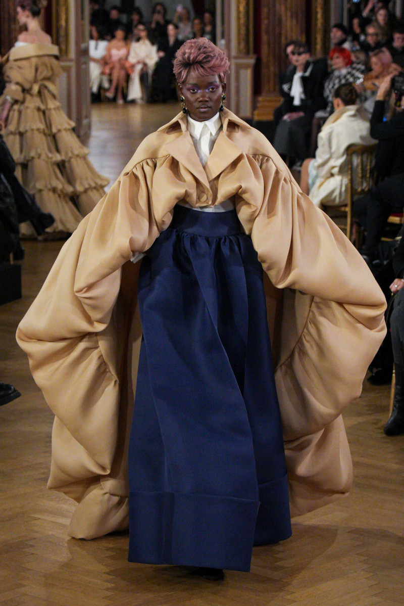 Viktor & Rolf fashion show for Spring/Summer 2025