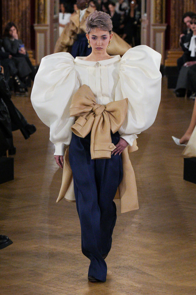 Viktor & Rolf fashion show for Spring/Summer 2025