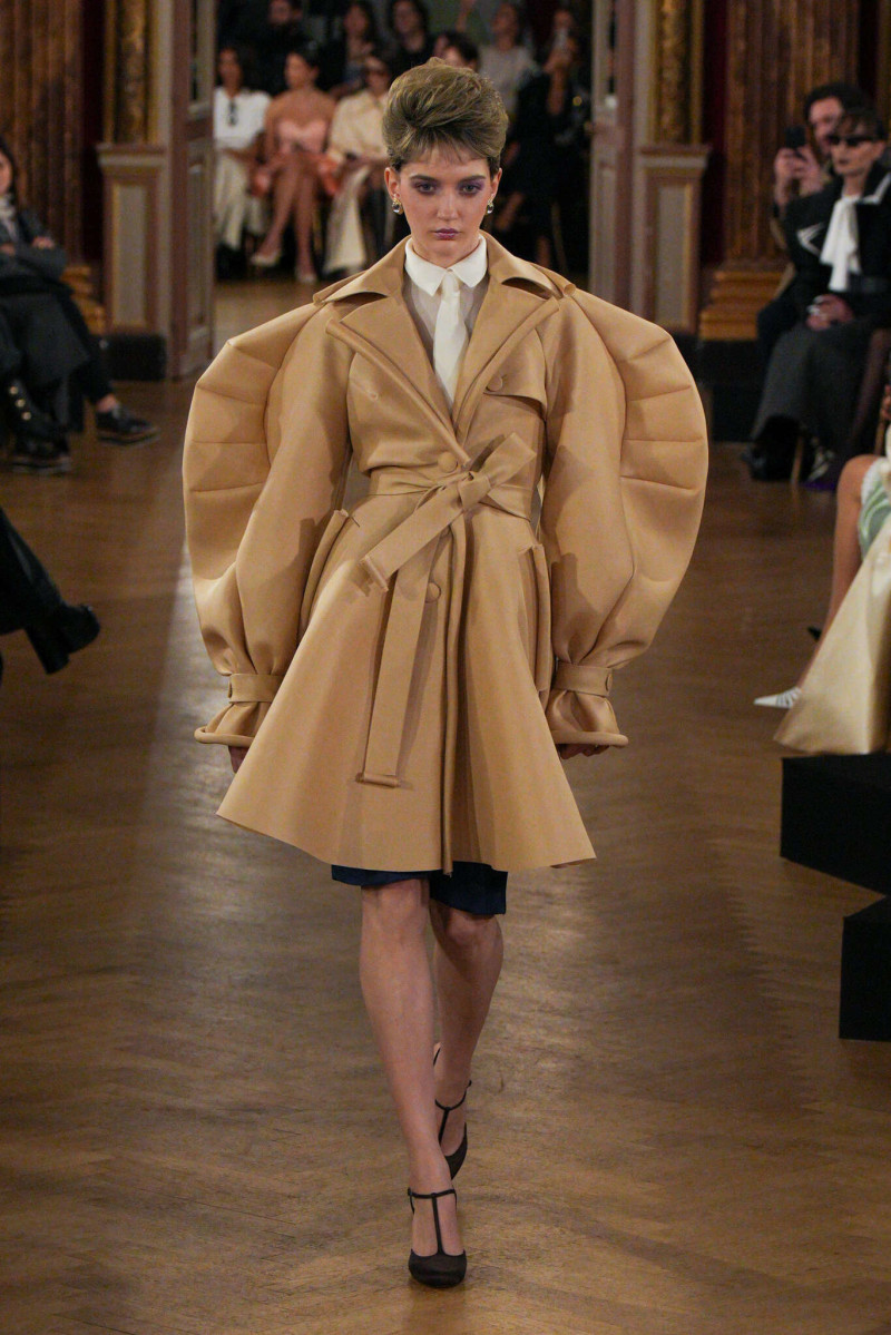 Viktor & Rolf fashion show for Spring/Summer 2025