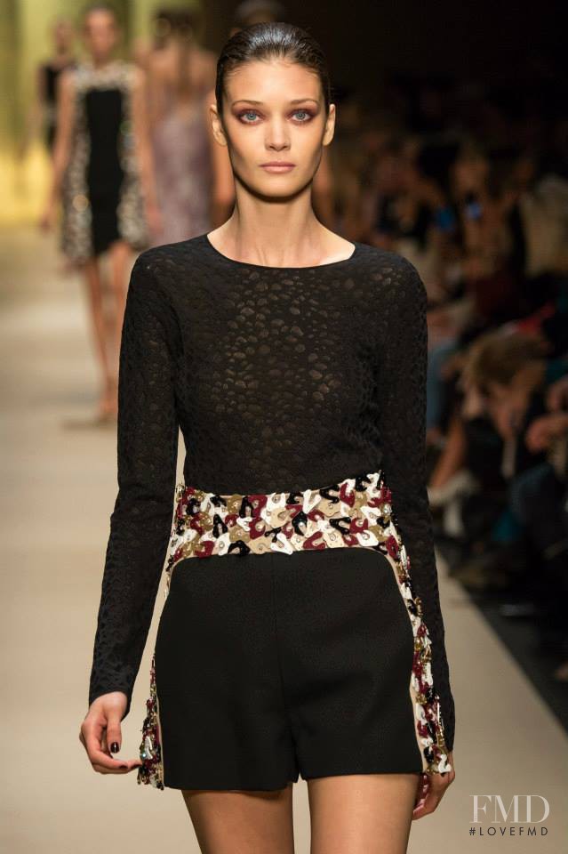 Diana Moldovan featured in  the Guy Laroche fashion show for Spring/Summer 2015