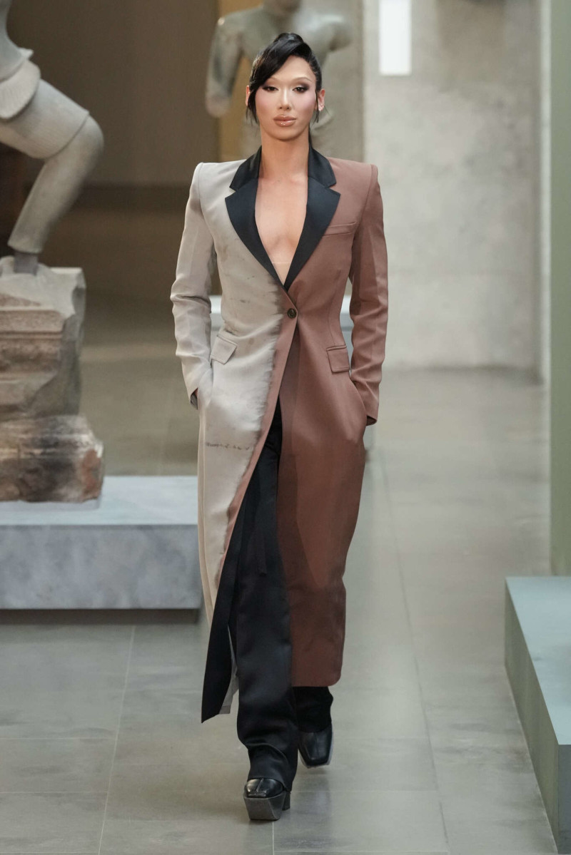 Peter Do fashion show for Spring/Summer 2025