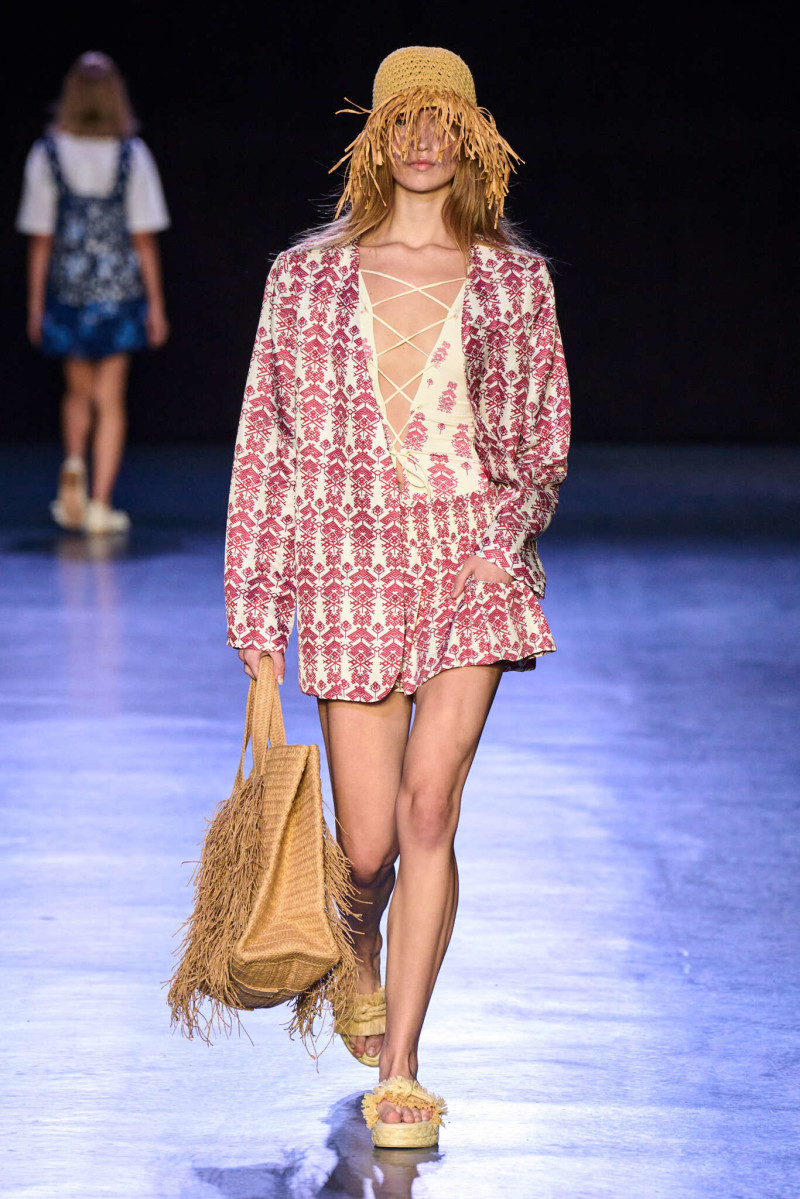 Vivienne Tam fashion show for Spring/Summer 2025