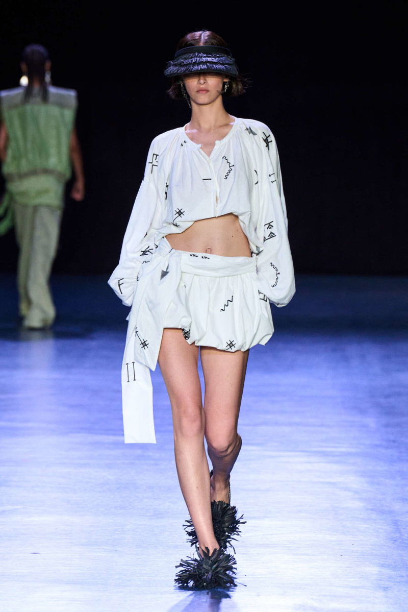 Vivienne Tam fashion show for Spring/Summer 2025