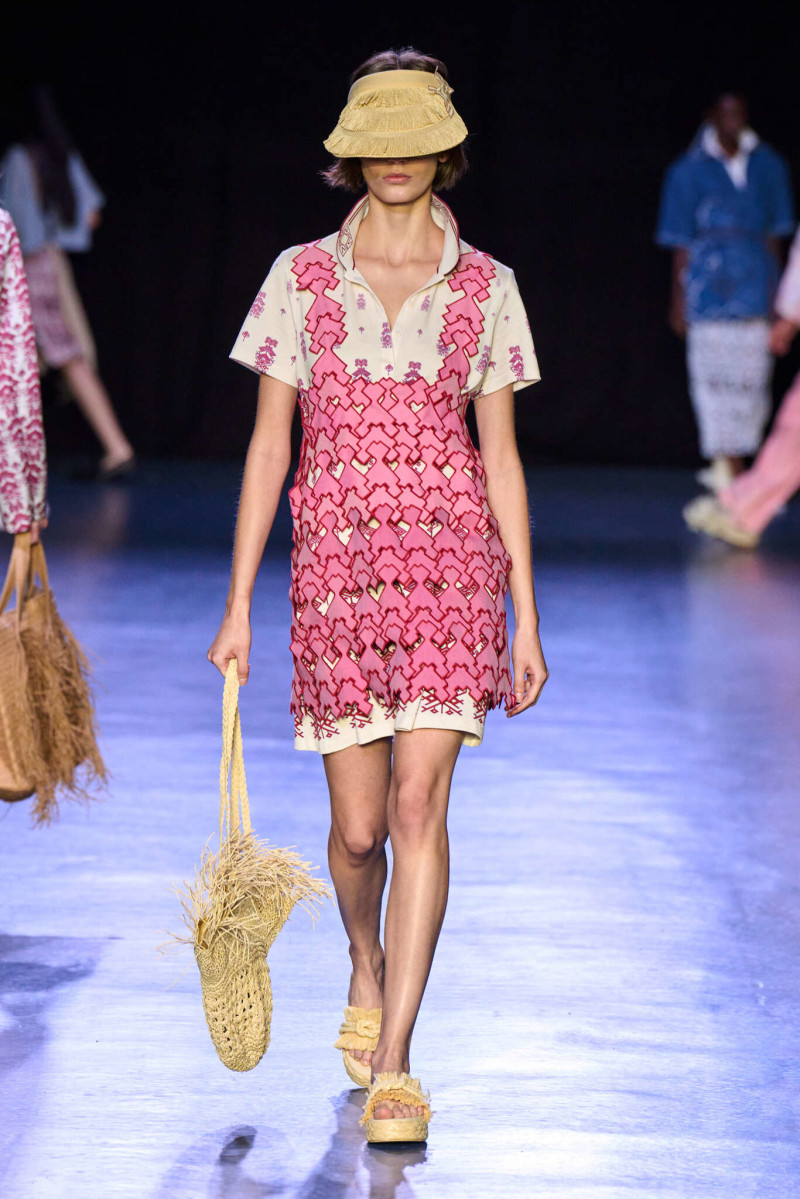 Vivienne Tam fashion show for Spring/Summer 2025