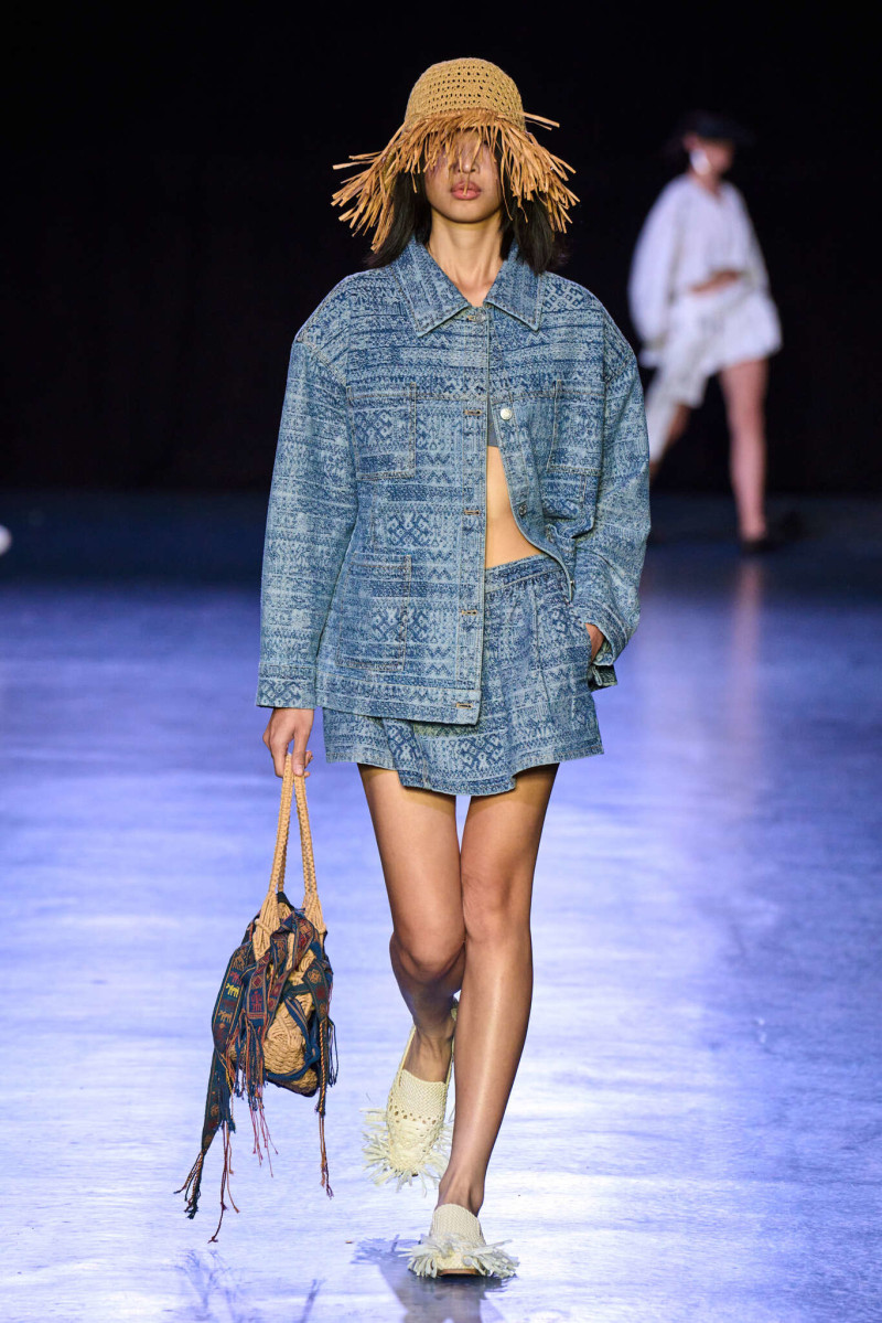 Vivienne Tam fashion show for Spring/Summer 2025