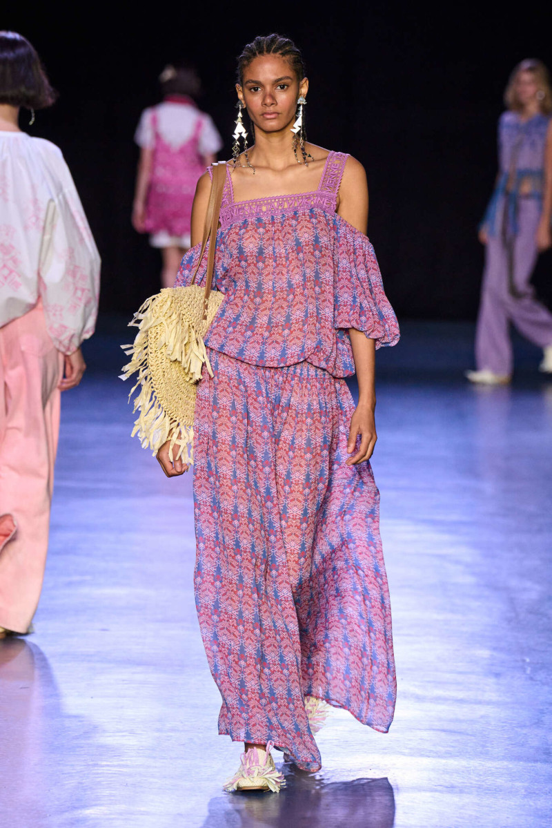 Vivienne Tam fashion show for Spring/Summer 2025