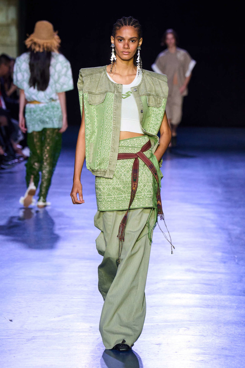 Vivienne Tam fashion show for Spring/Summer 2025