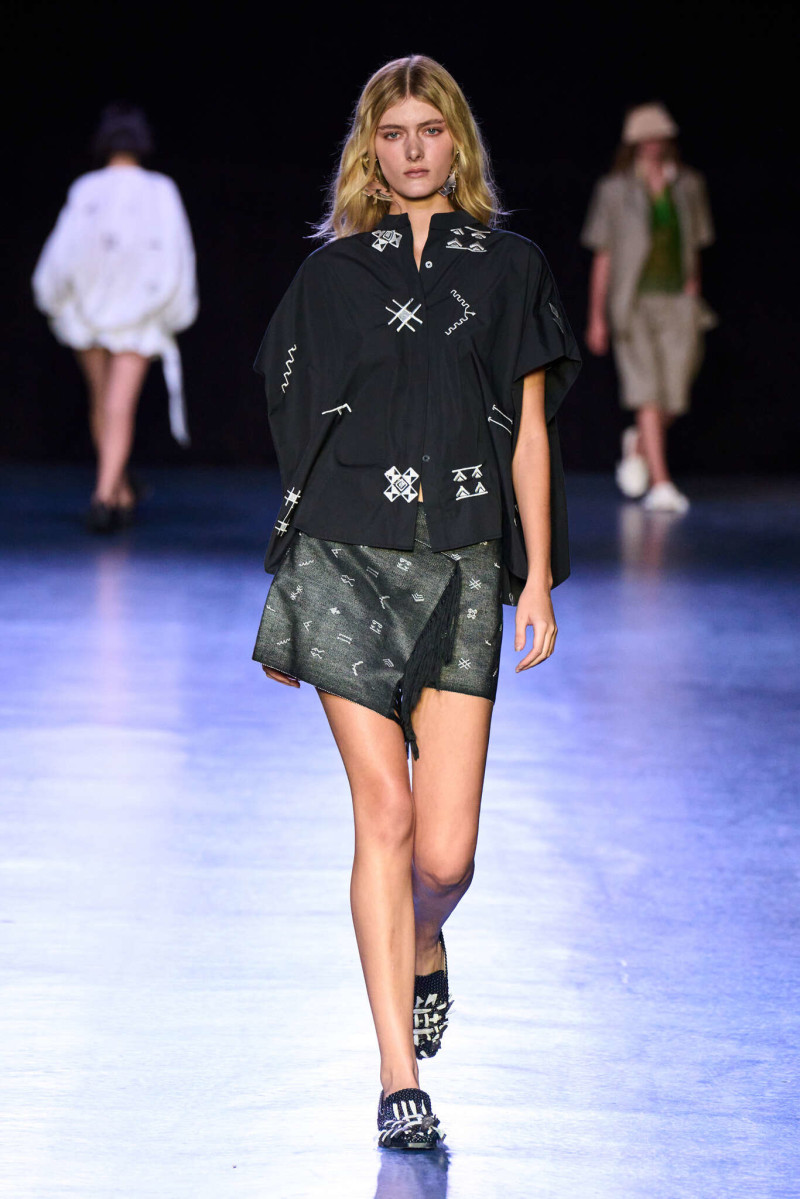 Vivienne Tam fashion show for Spring/Summer 2025