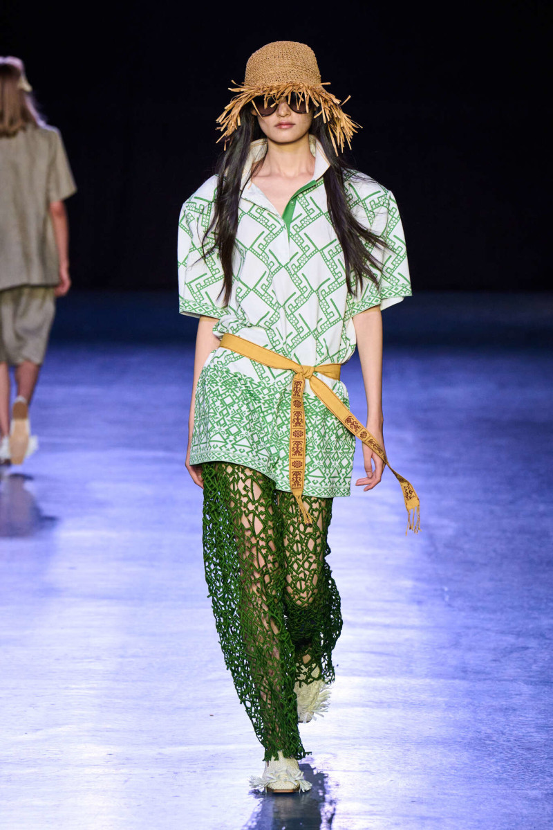 Vivienne Tam fashion show for Spring/Summer 2025