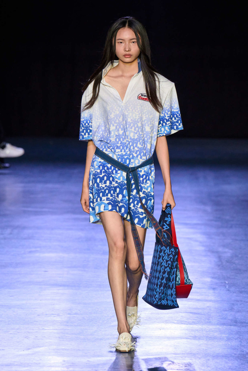 Vivienne Tam fashion show for Spring/Summer 2025