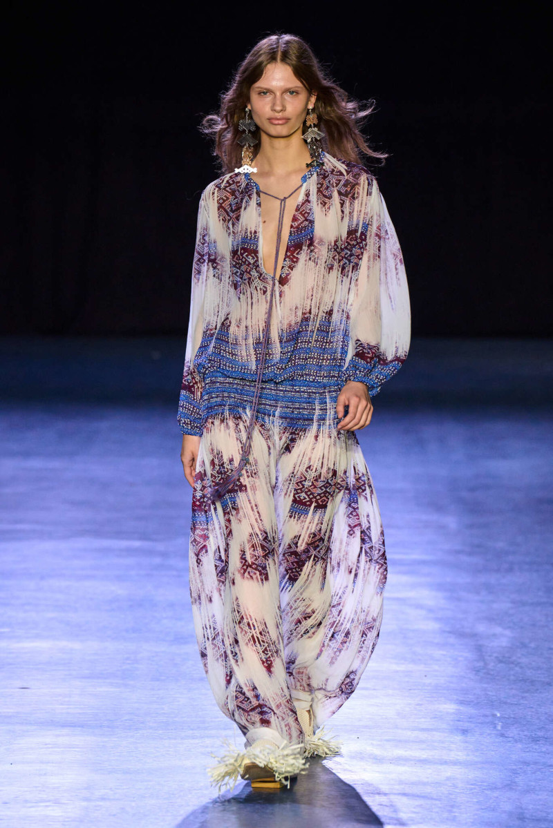 Vivienne Tam fashion show for Spring/Summer 2025