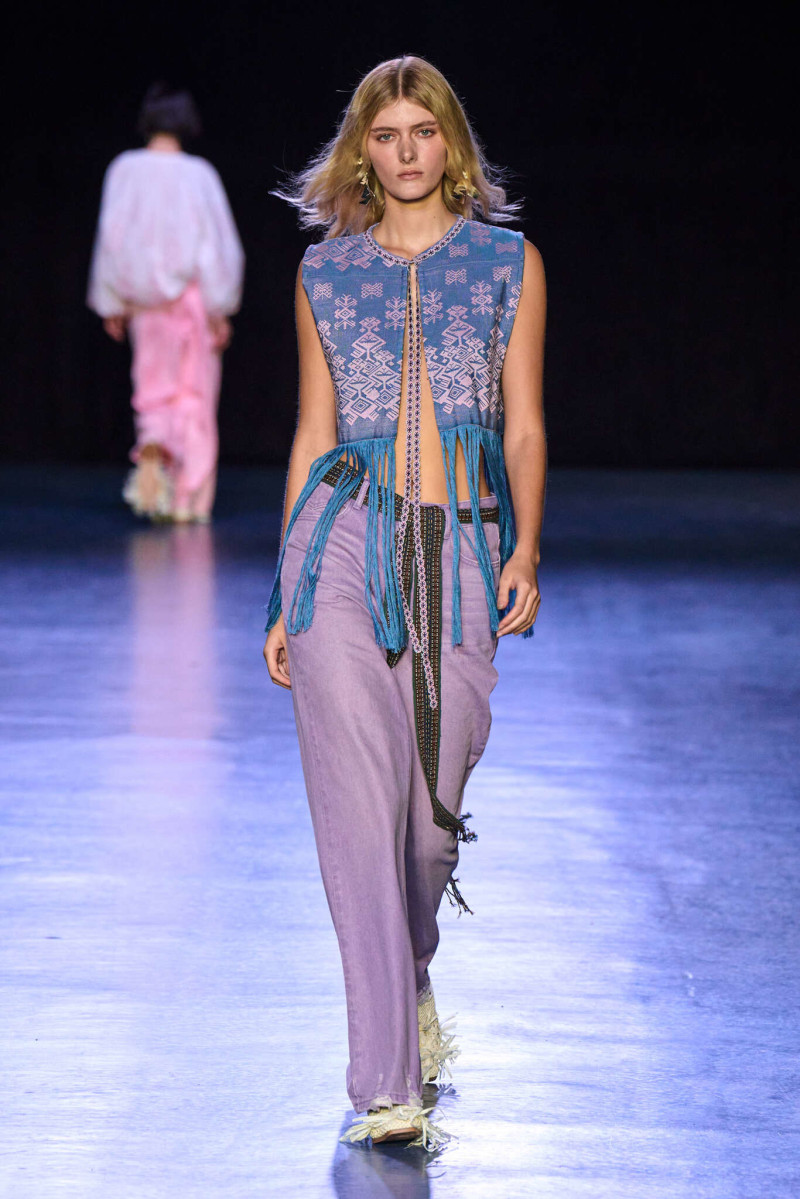 Vivienne Tam fashion show for Spring/Summer 2025