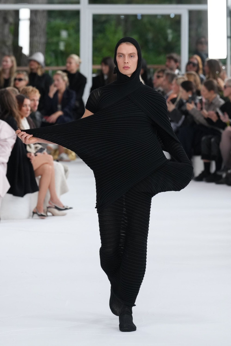 Issey Miyake fashion show for Spring/Summer 2025