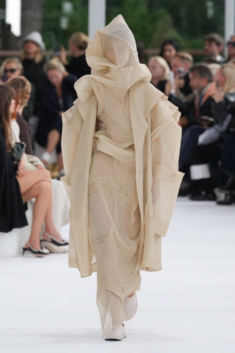 Issey Miyake fashion show for Spring/Summer 2025