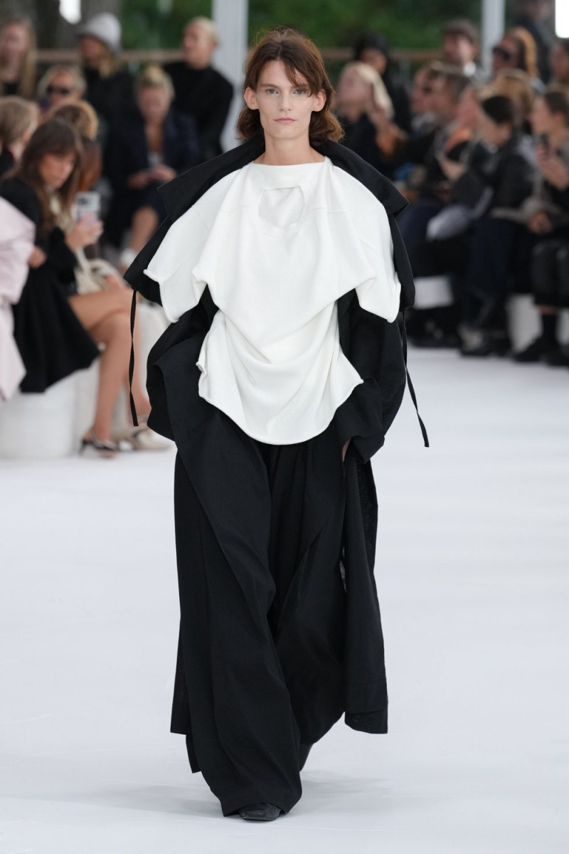 Issey Miyake fashion show for Spring/Summer 2025