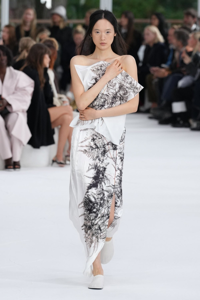 Issey Miyake fashion show for Spring/Summer 2025