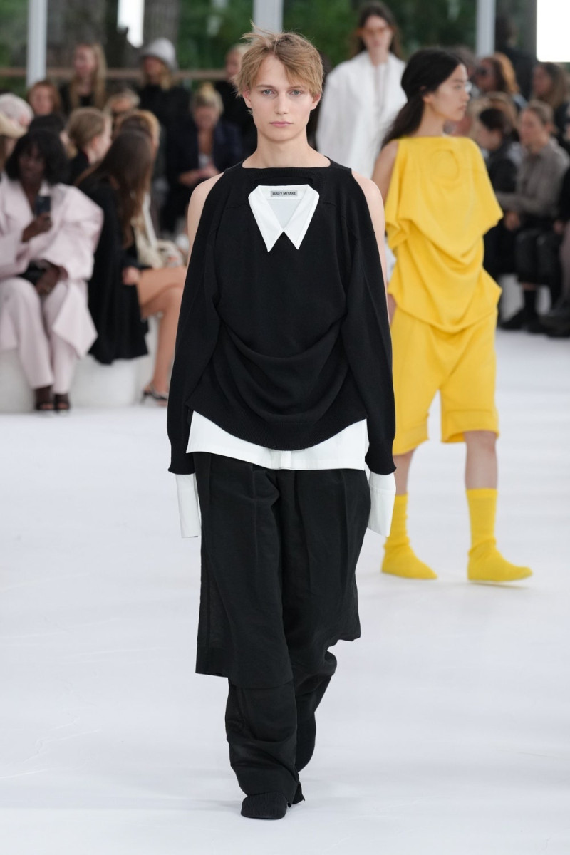 Issey Miyake fashion show for Spring/Summer 2025