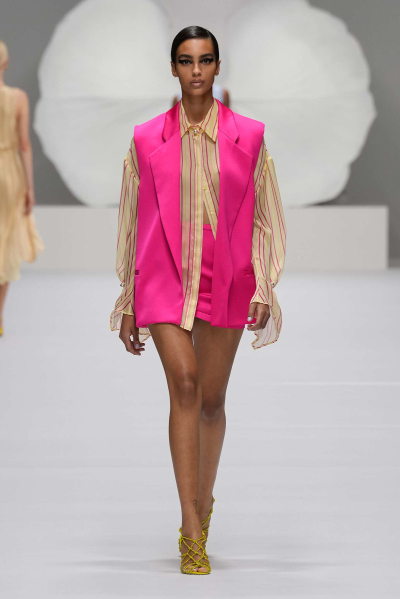 Genny fashion show for Spring/Summer 2025