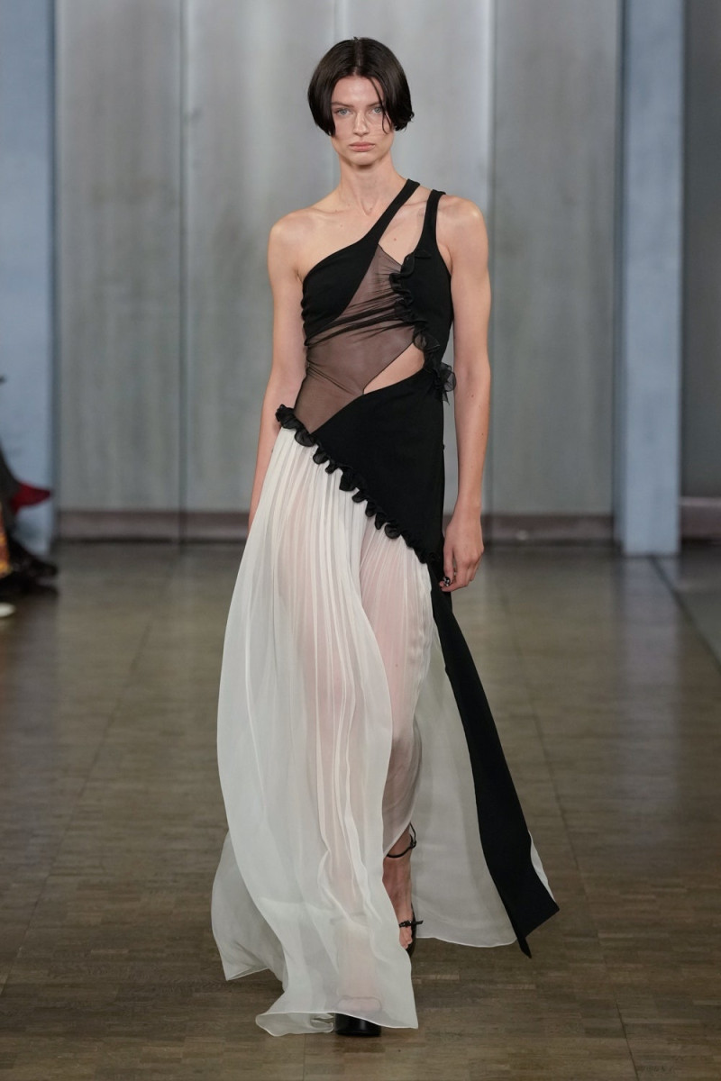 Nensi Dojaka fashion show for Spring/Summer 2025