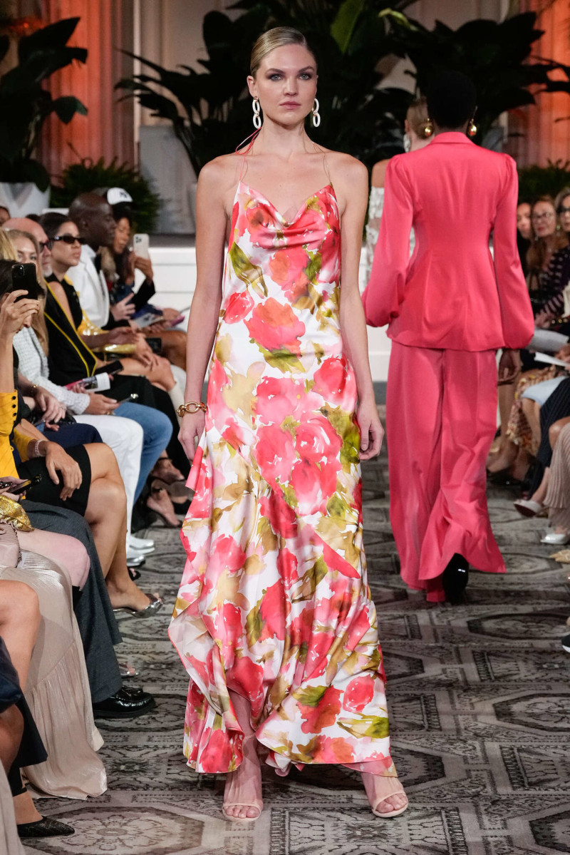 Dennis Basso fashion show for Spring/Summer 2025