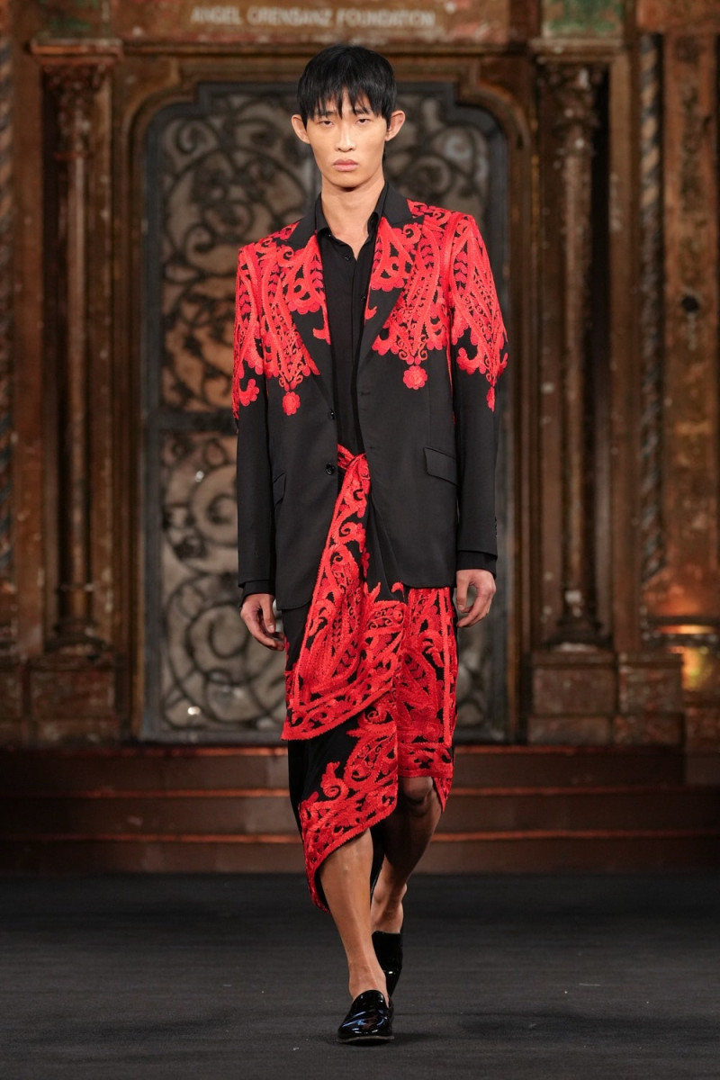 Naeem Khan fashion show for Spring/Summer 2025