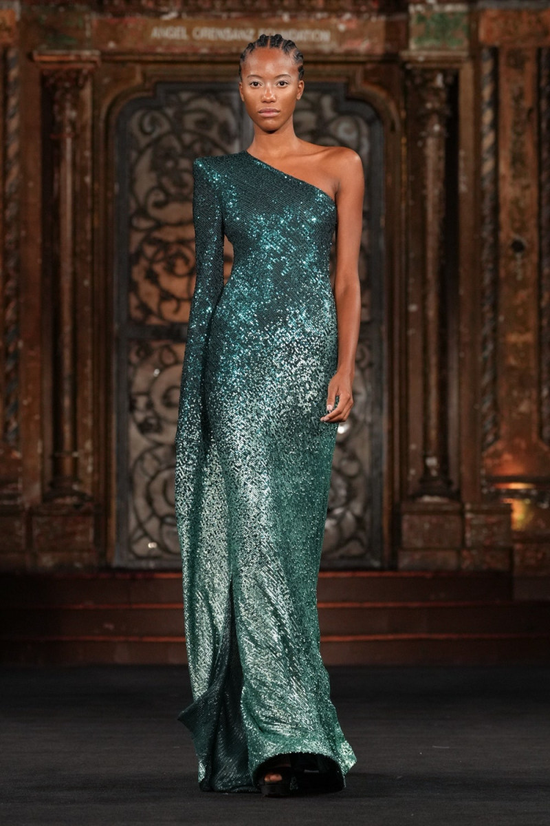 Naeem Khan fashion show for Spring/Summer 2025