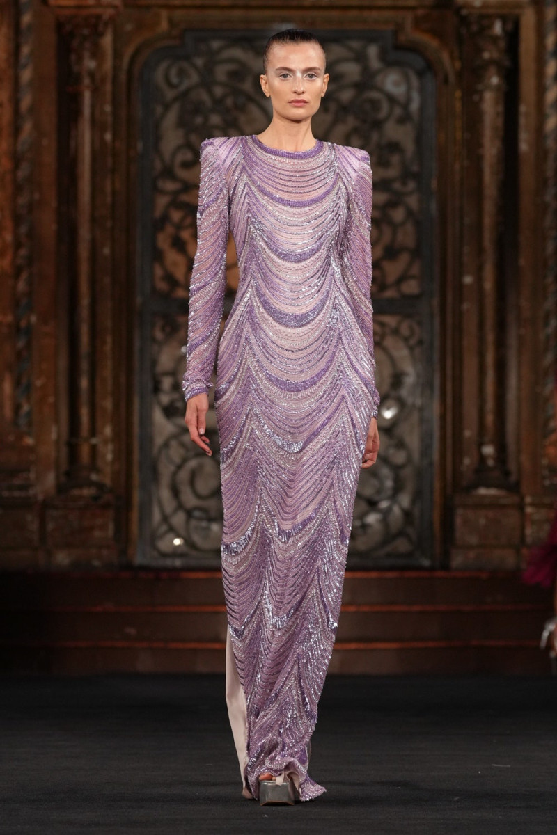 Naeem Khan fashion show for Spring/Summer 2025